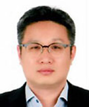 이건우 부교수